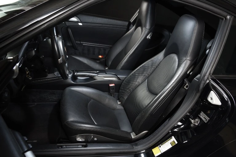 2010 Porsche 911 - Image 29 of 31