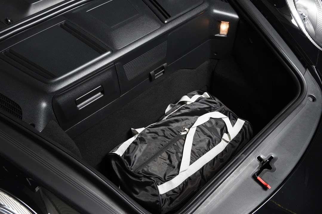 2010 Porsche 911 - Image 20 of 31