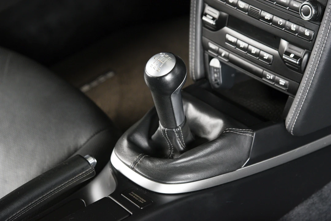 2010 Porsche 911 - Image 12 of 31