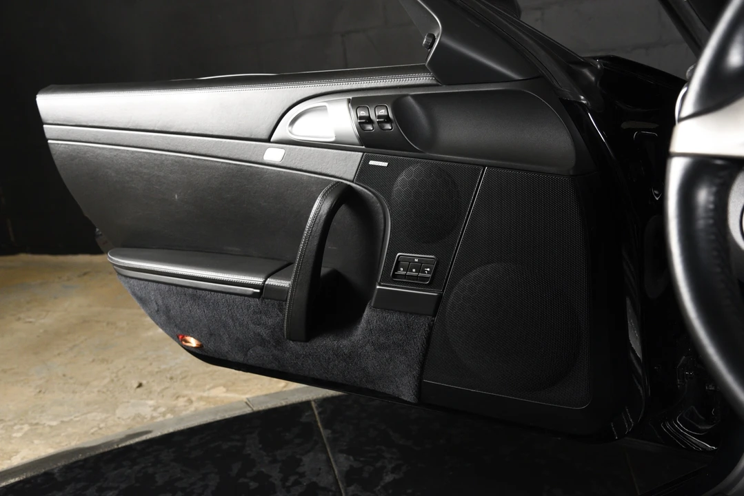 2010 Porsche 911 - Image 15 of 31