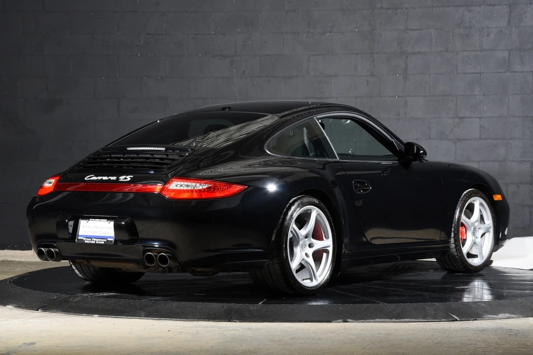 2010 Porsche 911 - Image 4 of 31