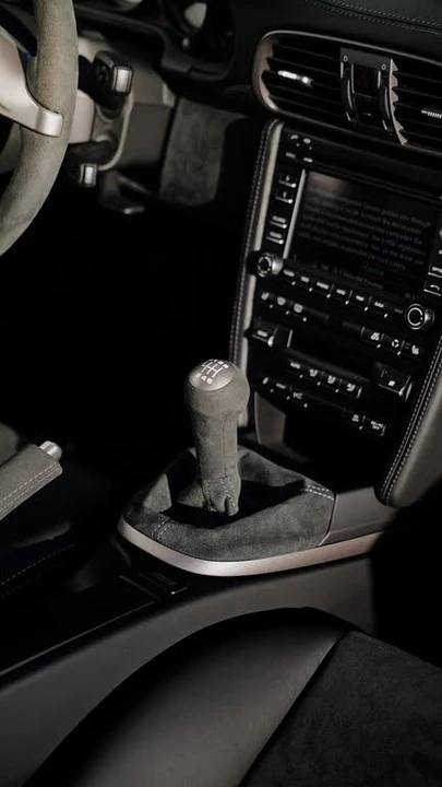 2010 Porsche 997 Carrera - Image 22 of 31