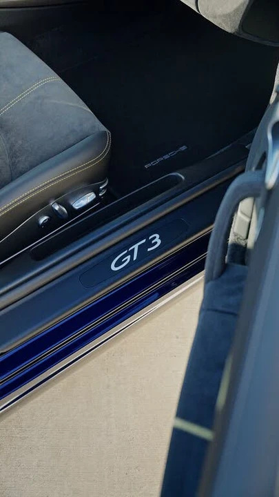 2010 Porsche 997 Carrera - Image 13 of 31