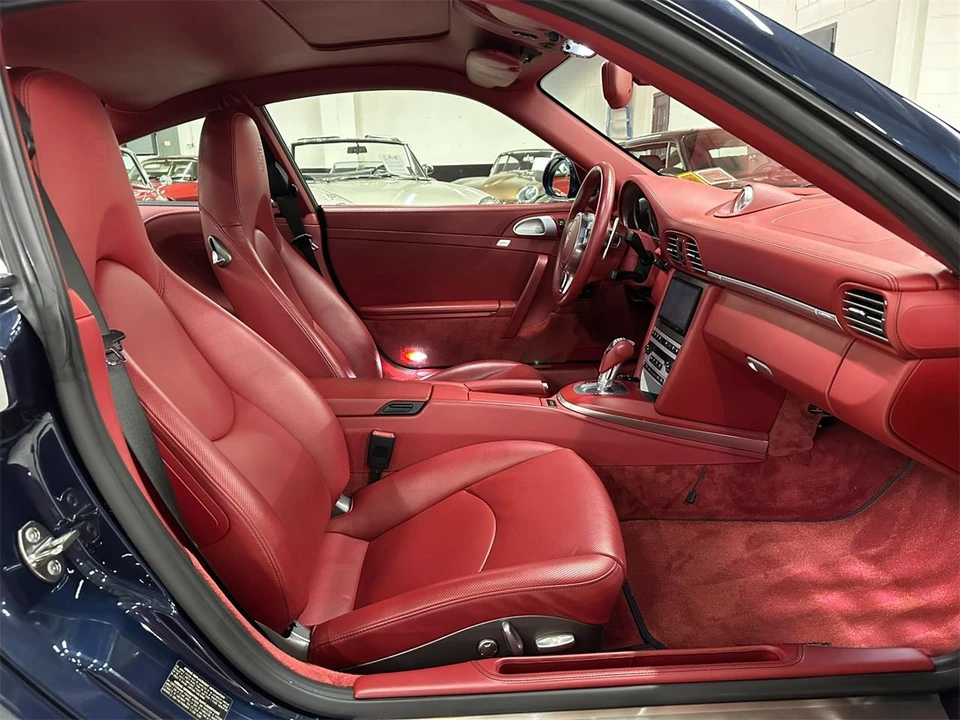 2010 Porsche 997 Carrera - Image 28 of 31