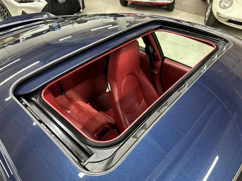 2010 Porsche 997 Carrera - Image 10 of 31