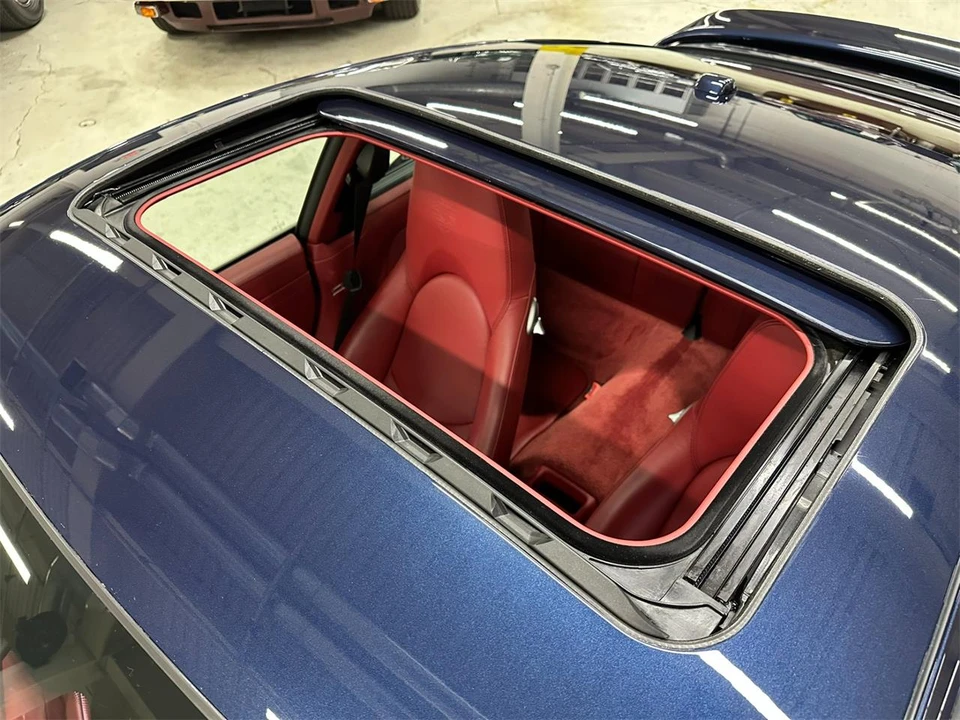 2010 Porsche 997 Carrera - Image 8 of 31