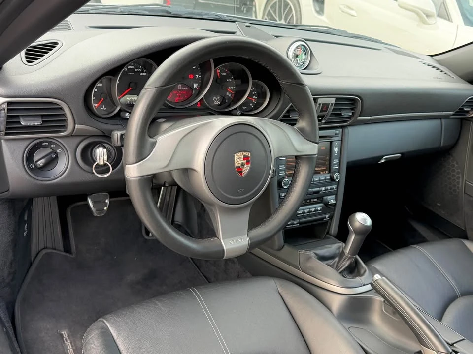 2010 Porsche 997 Carrera - Image 8 of 20