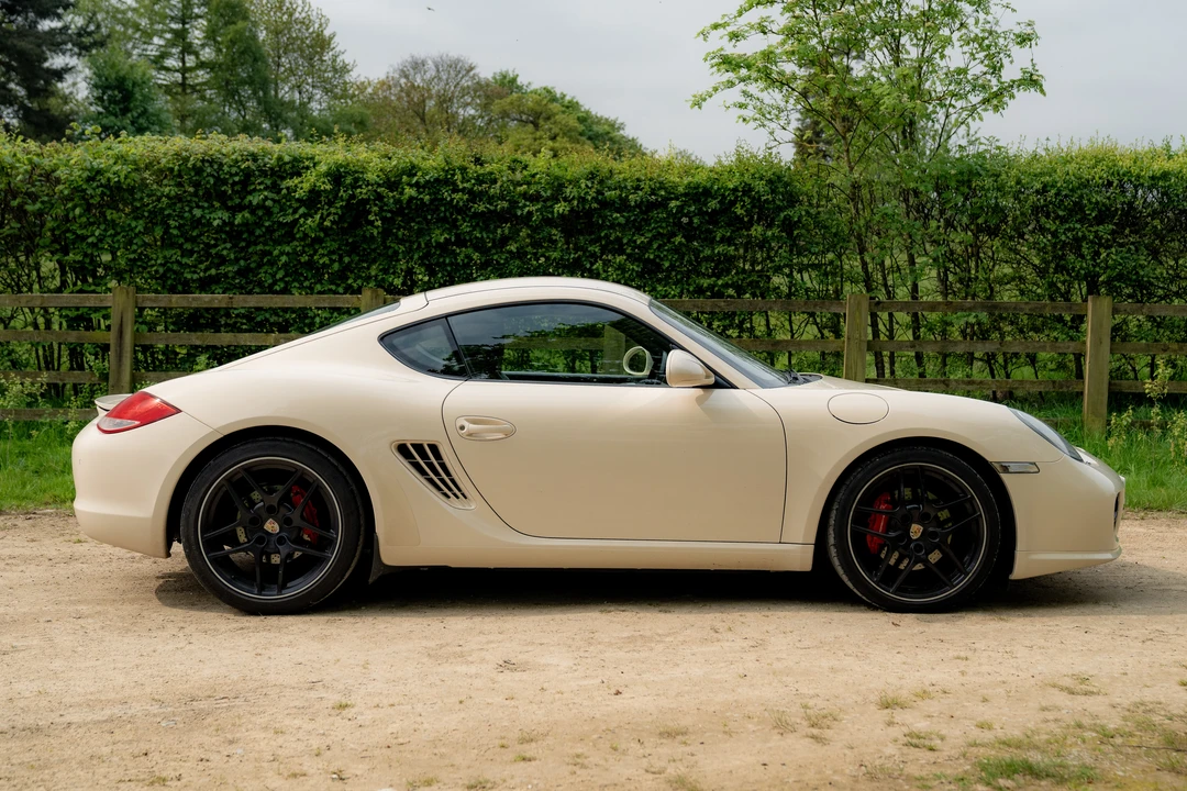 2010 Porsche 987 Cayman S - Image 10 of 31
