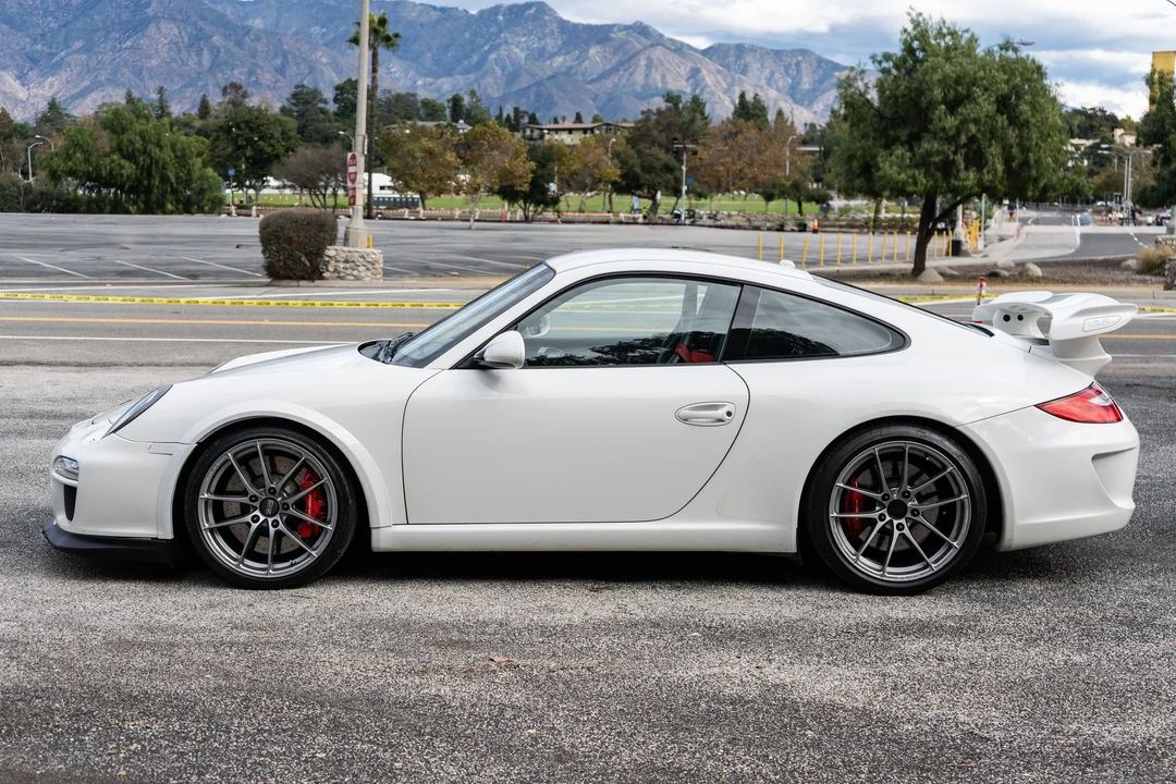 2010 Porsche 997 GT3 - Image 4 of 31