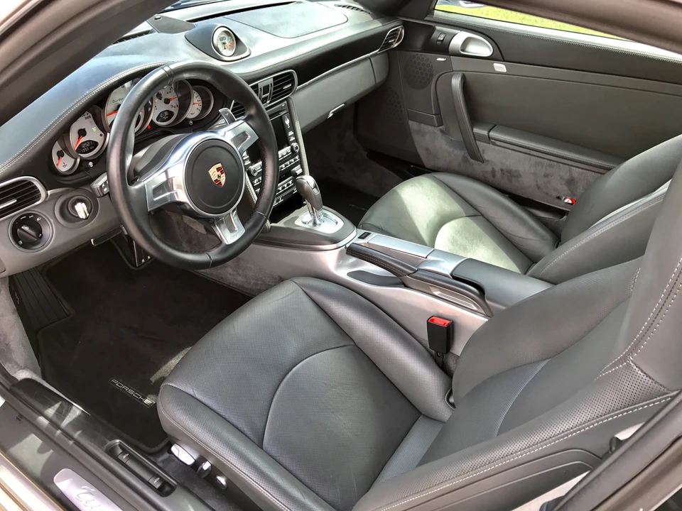 2010 Porsche 997 Turbo - Image 4 of 10