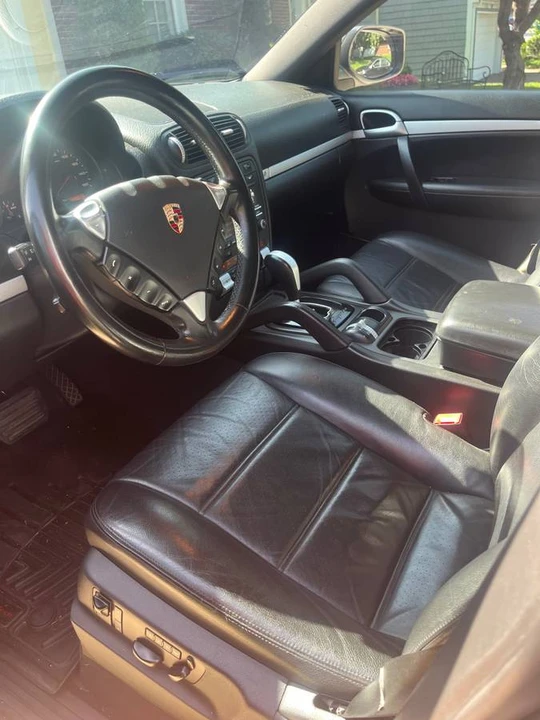 2010 Porsche 955/957 Cayenne - Image 2 of 6