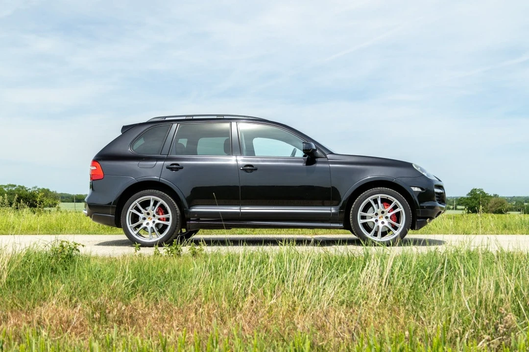 2010 Porsche 955/957 Cayenne GTS - Image 11 of 30