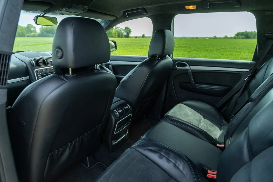 2010 Porsche 955/957 Cayenne GTS - Image 26 of 30