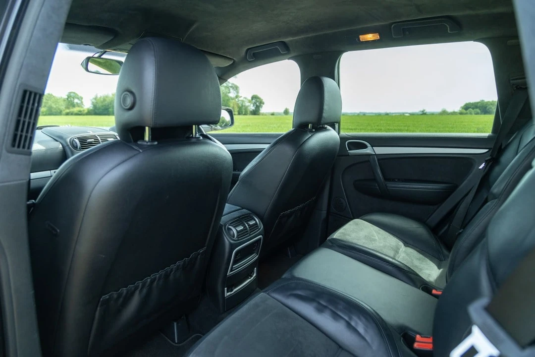 2010 Porsche 955/957 Cayenne GTS - Image 14 of 30