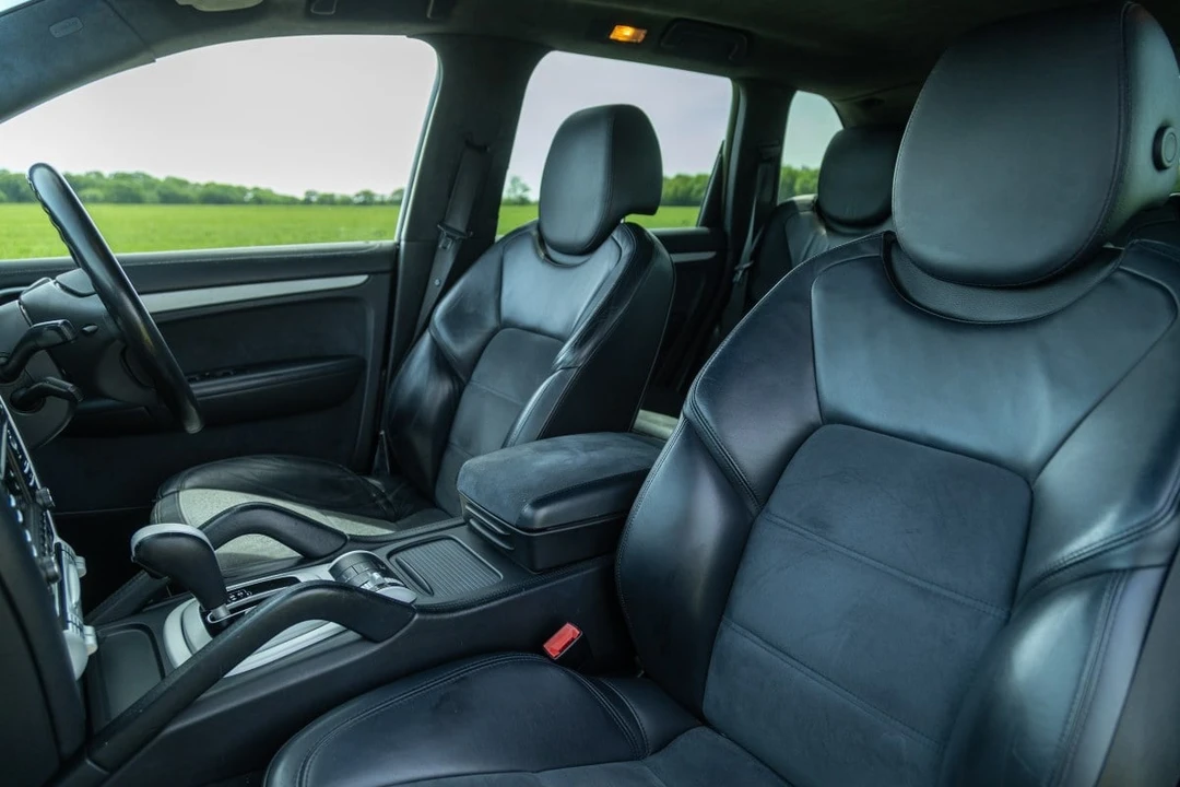 2010 Porsche 955/957 Cayenne GTS - Image 18 of 30