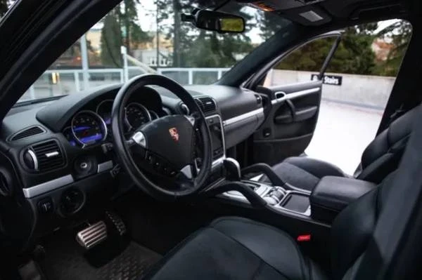 2010 Porsche 955/957 Cayenne GTS - Image 10 of 13