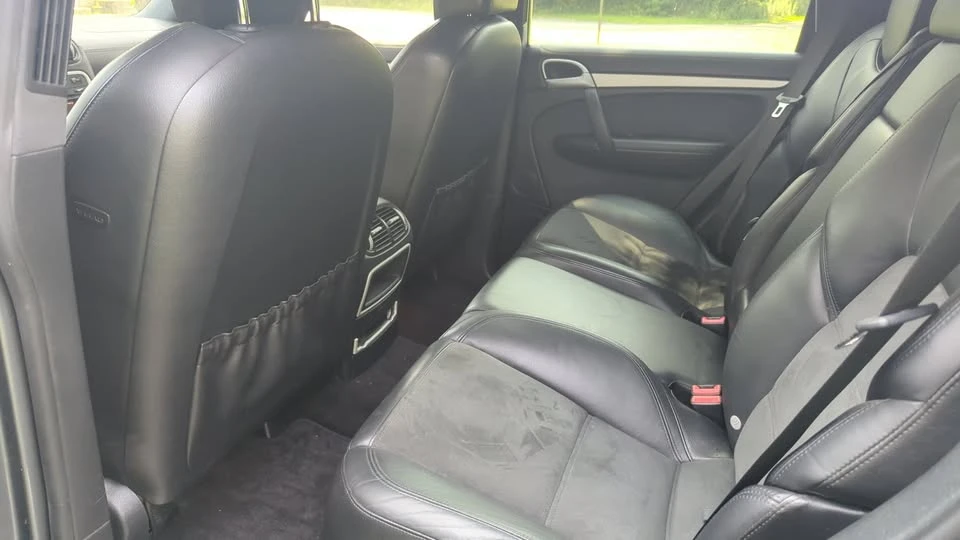 2010 Porsche 955/957 Cayenne GTS - Image 10 of 20