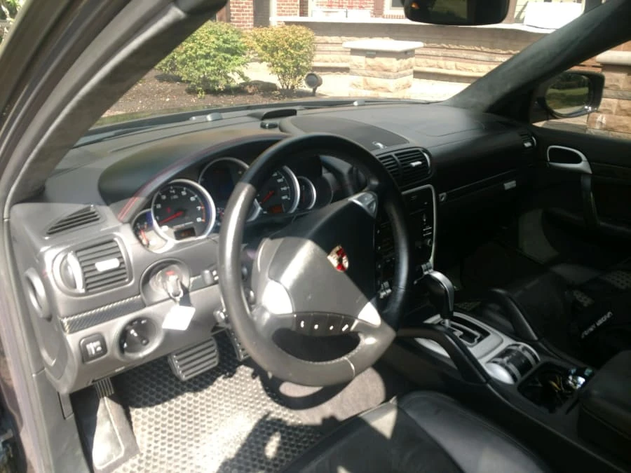 2010 Porsche 955/957 Cayenne GTS - Image 4 of 11