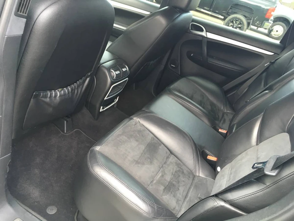 2010 Porsche 955/957 Cayenne GTS - Image 11 of 20