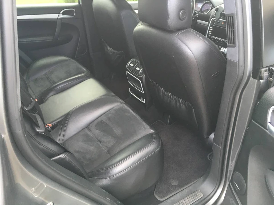 2010 Porsche 955/957 Cayenne GTS - Image 12 of 20