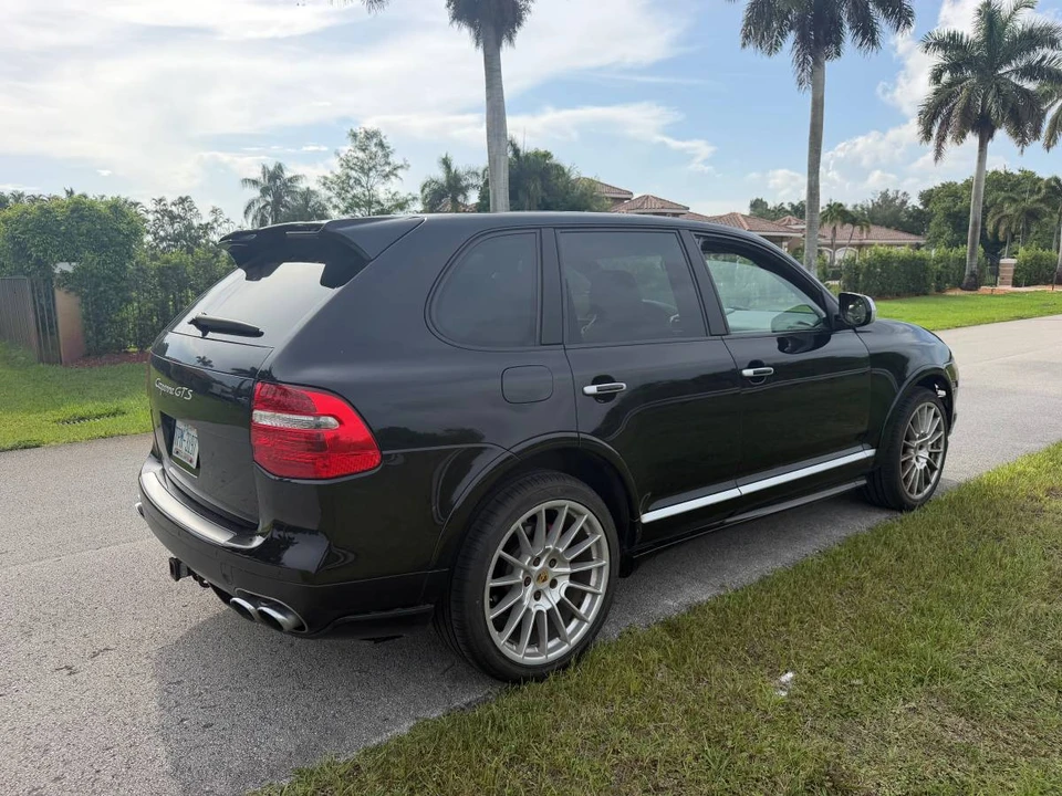2010 Porsche 955/957 Cayenne GTS - Image 2 of 3