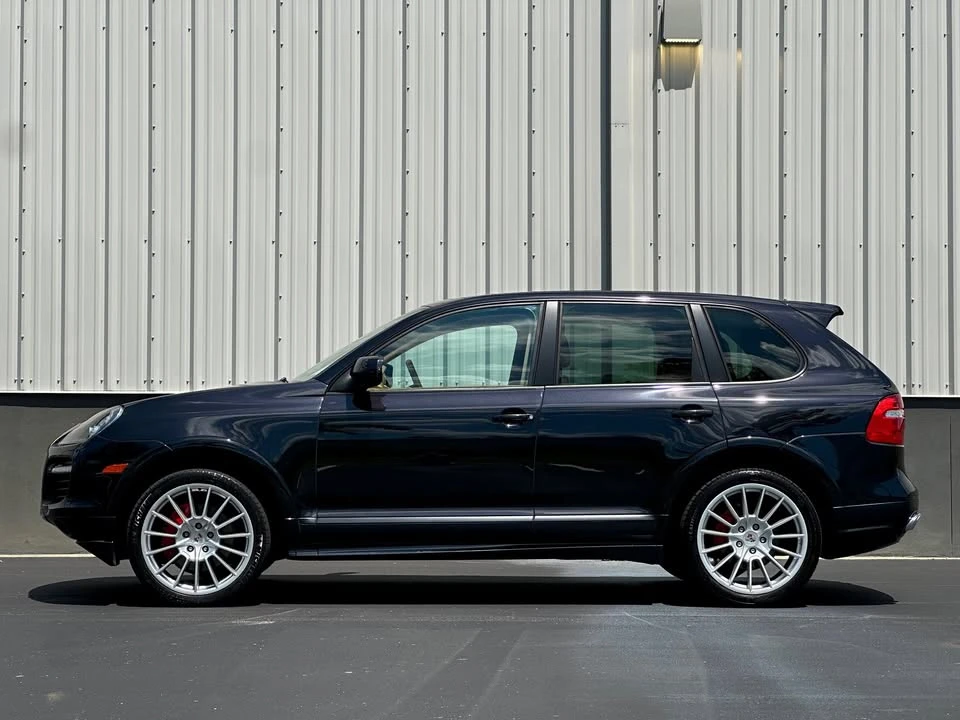 2010 Porsche 955/957 Cayenne GTS - Image 2 of 20