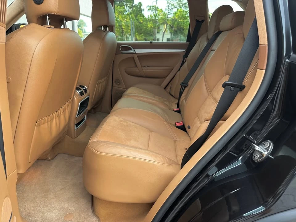 2010 Porsche 955/957 Cayenne GTS - Image 17 of 20