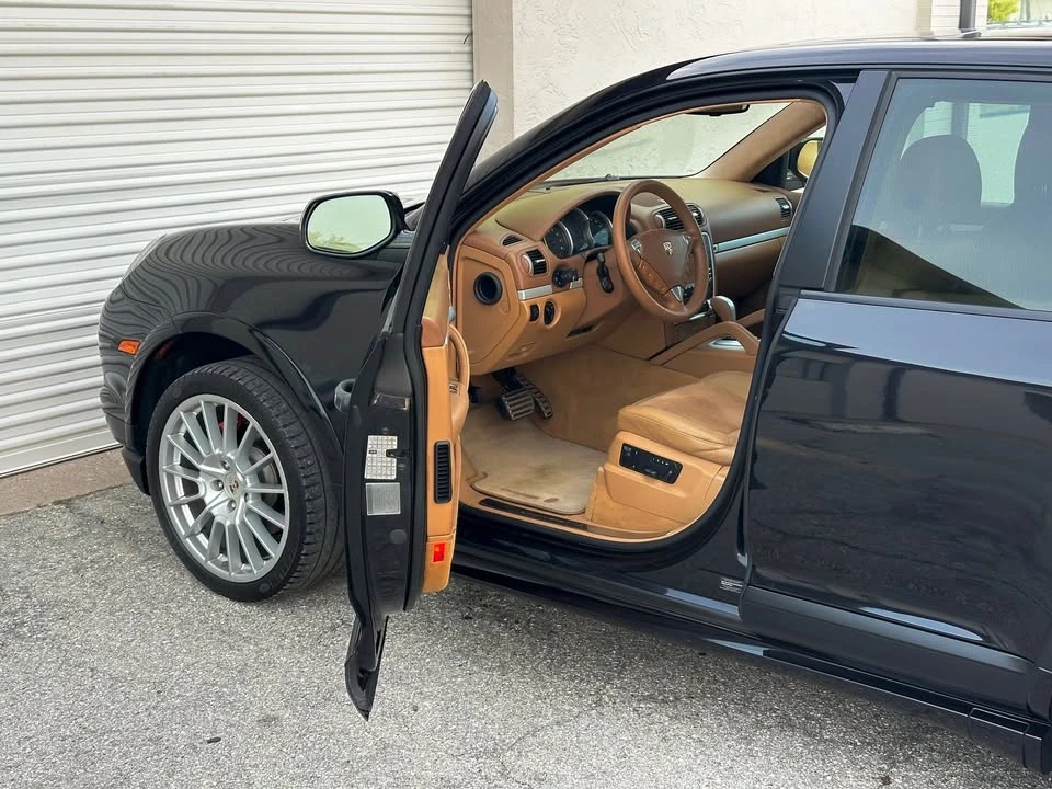 2010 Porsche 955/957 Cayenne GTS - Image 9 of 20