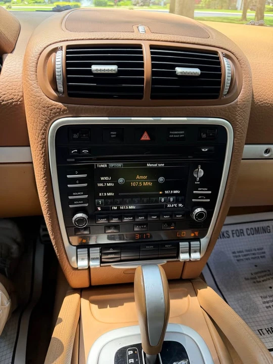 2010 Porsche 955/957 Cayenne GTS - Image 16 of 21