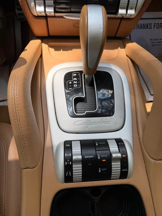 2010 Porsche 955/957 Cayenne GTS - Image 15 of 21