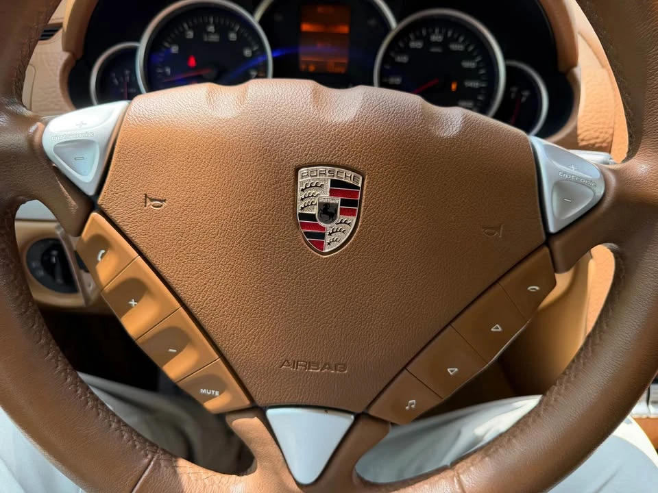 2010 Porsche 955/957 Cayenne GTS - Image 14 of 21