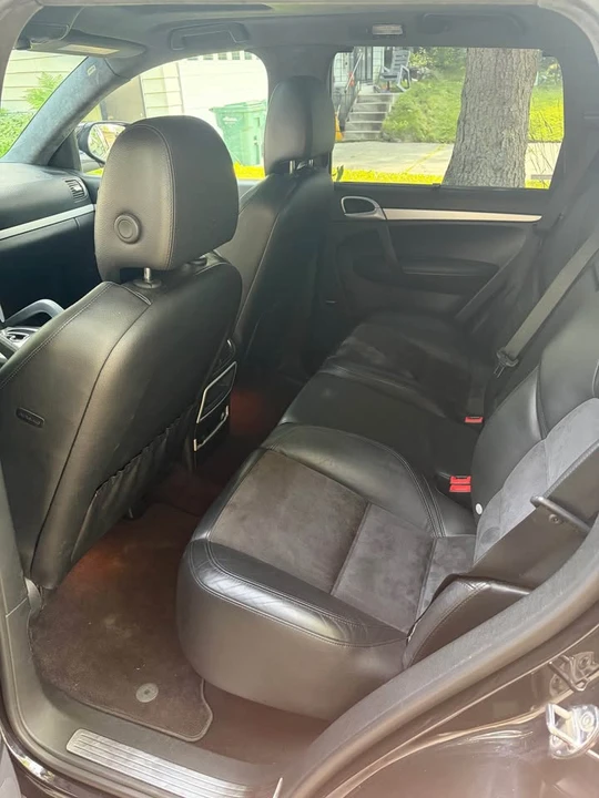 2010 Porsche 955/957 Cayenne GTS - Image 11 of 15