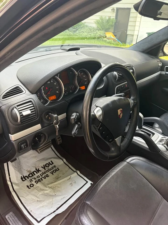 2010 Porsche 955/957 Cayenne GTS - Image 9 of 15