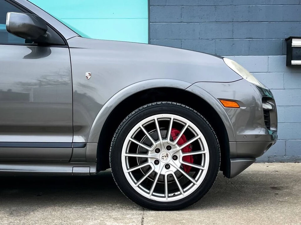 2010 Porsche 955/957 Cayenne GTS - Image 11 of 21