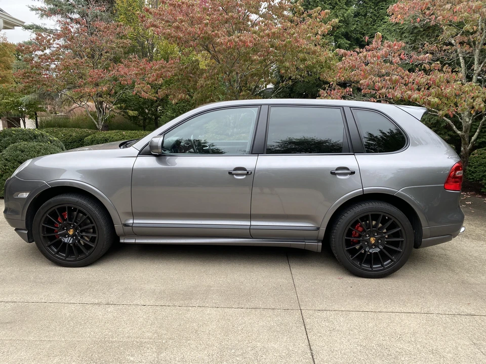 2010 Porsche 955/957 Cayenne GTS - Image 10 of 31