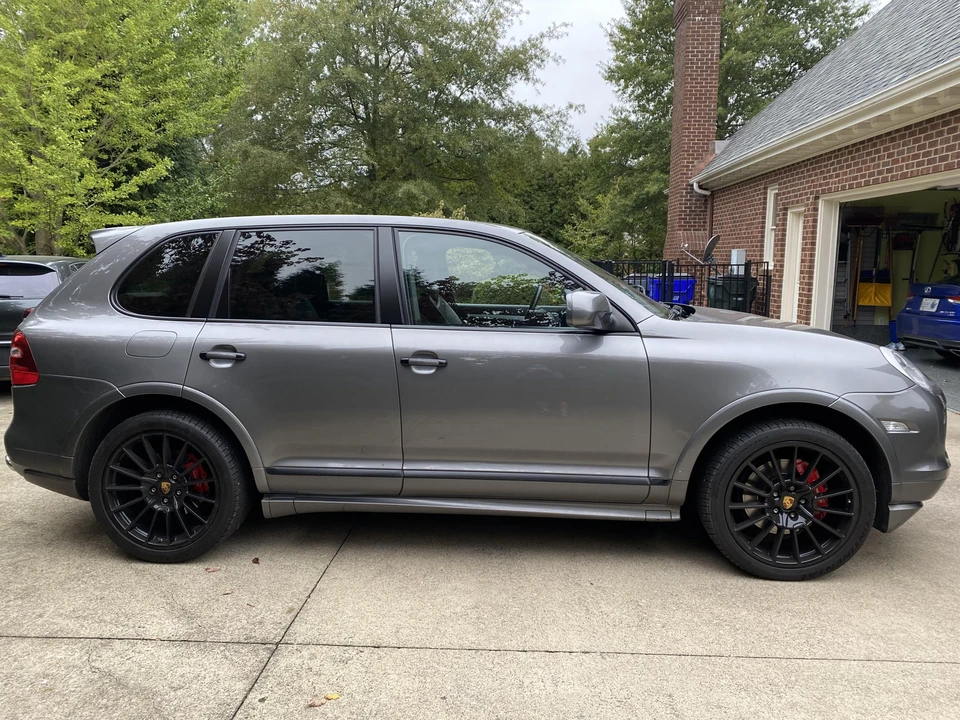 2010 Porsche 955/957 Cayenne GTS - Image 15 of 31