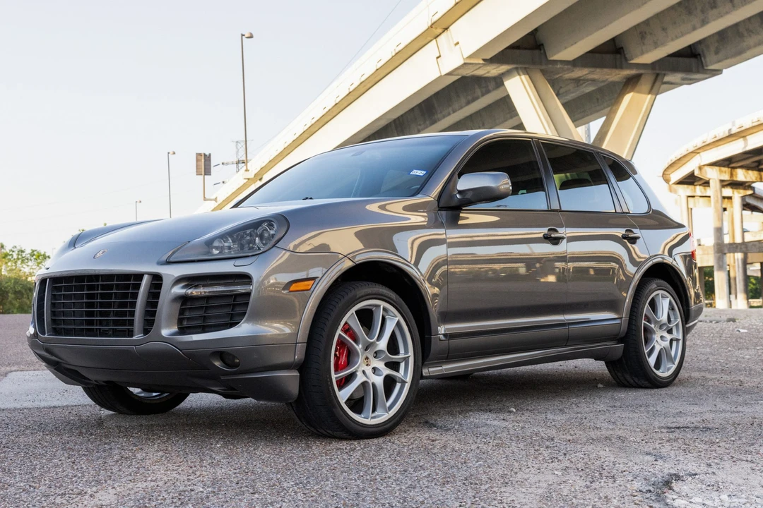 2010 Porsche 955/957 Cayenne GTS - Image 2 of 31