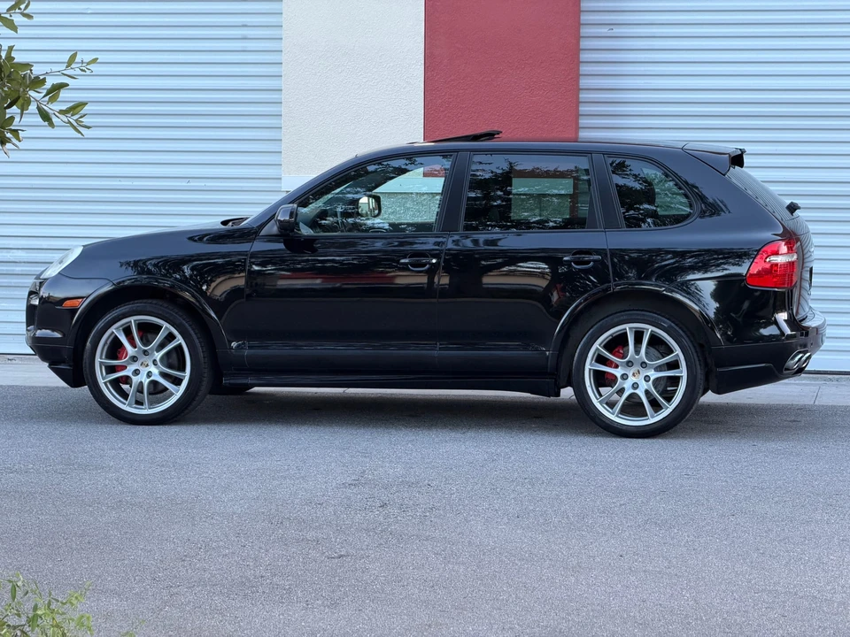 2010 Porsche 955/957 Cayenne GTS - Image 10 of 31