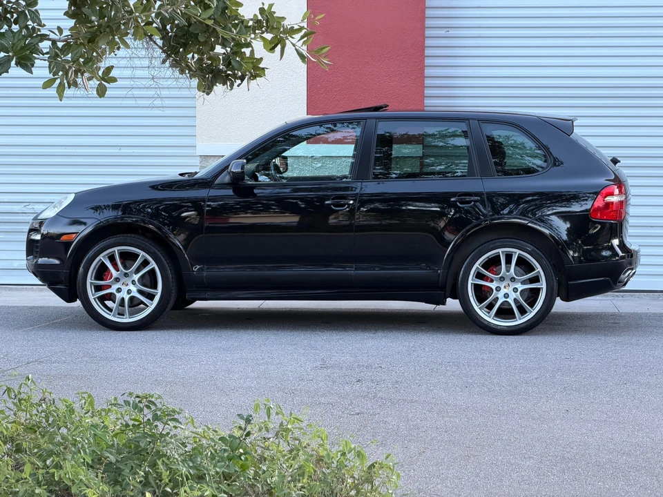 2010 Porsche 955/957 Cayenne GTS - Image 9 of 31