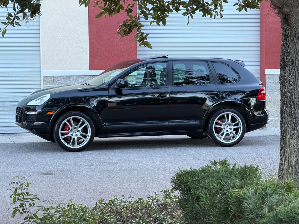 2010 Porsche 955/957 Cayenne GTS - Image 8 of 31
