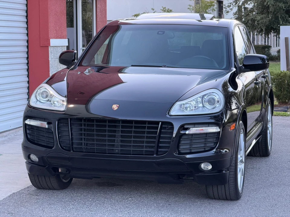 2010 Porsche 955/957 Cayenne GTS - Image 2 of 31