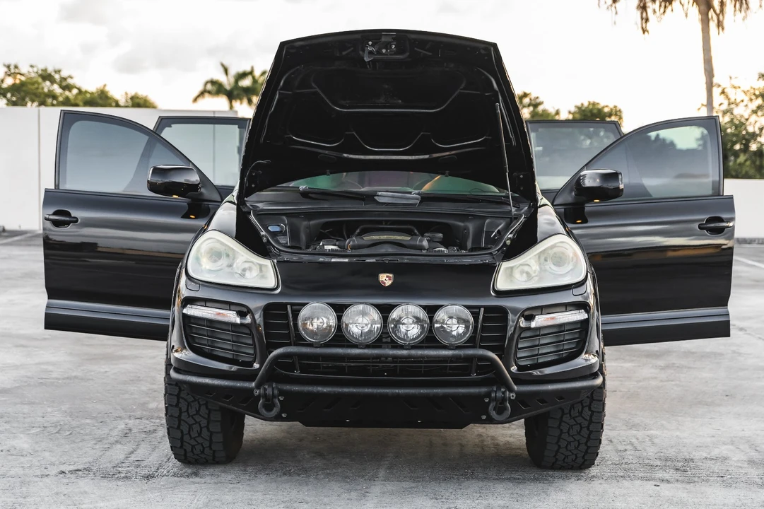 2010 Porsche 955/957 Cayenne GTS - Image 7 of 31