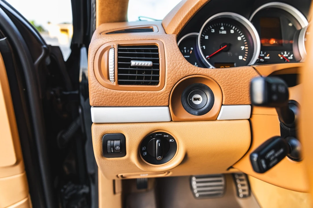 2010 Porsche 955/957 Cayenne GTS - Image 26 of 31