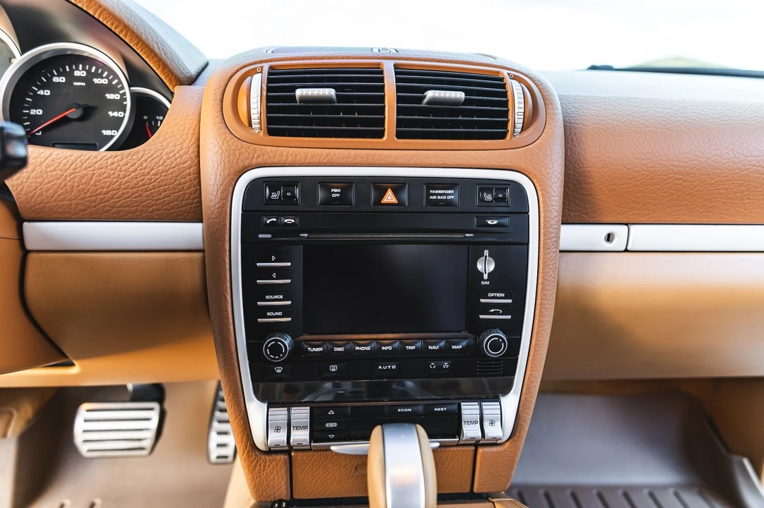 2010 Porsche 955/957 Cayenne GTS - Image 27 of 31