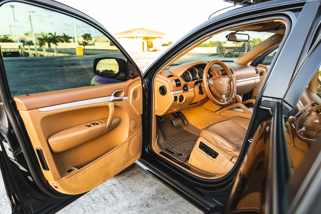 2010 Porsche 955/957 Cayenne GTS - Image 19 of 31