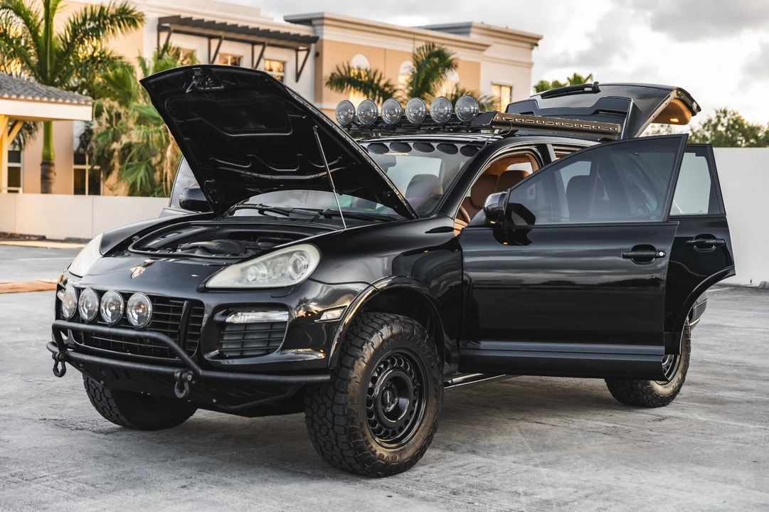 2010 Porsche 955/957 Cayenne GTS - Image 6 of 31