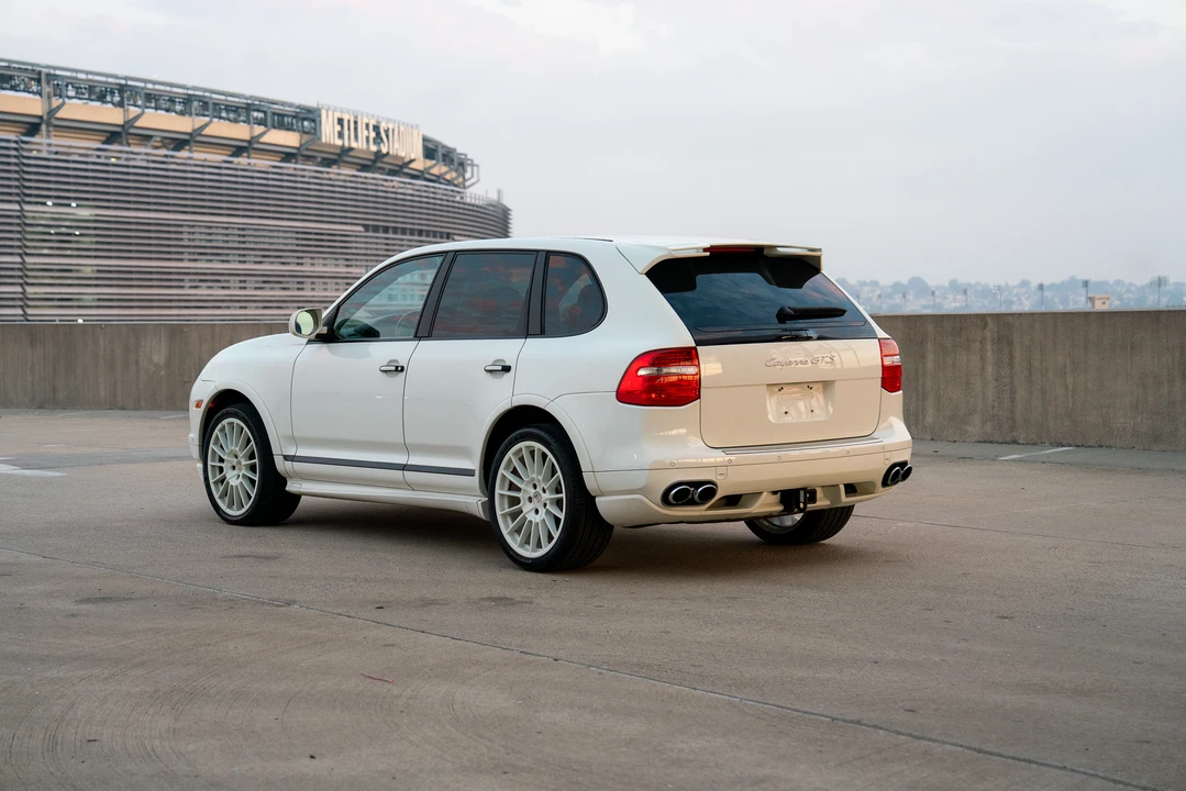 2010 Porsche 955/957 Cayenne GTS - Image 16 of 31