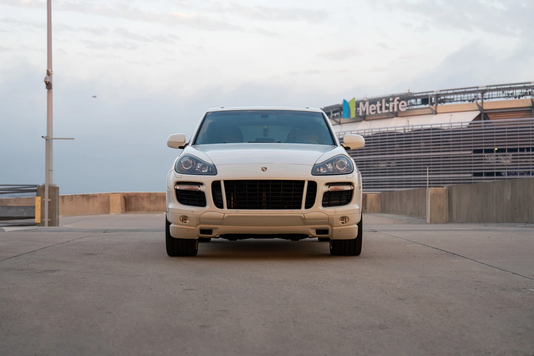 2010 Porsche 955/957 Cayenne GTS - Image 9 of 31