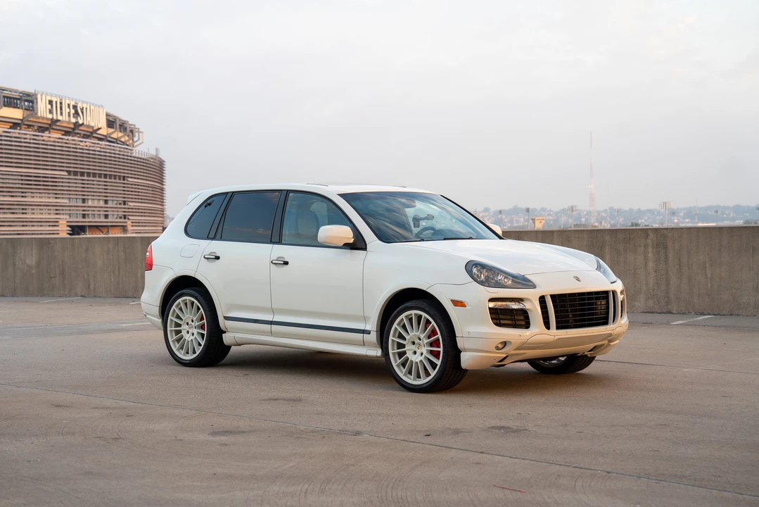 2010 Porsche 955/957 Cayenne GTS - Image 3 of 31