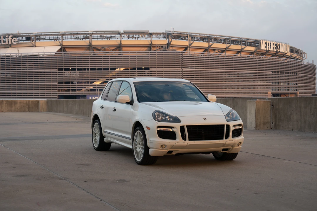 2010 Porsche 955/957 Cayenne GTS - Image 4 of 31
